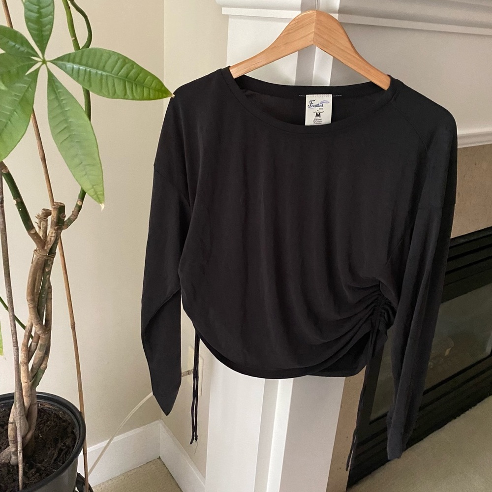 FEATHER LITE by Leo Star Athletica Black Longsleeve Side Drawstring Top